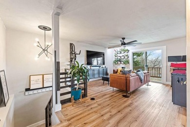 Beautifully updated Bella Vista (end unit) townhome, filled with on Bella Vista Country Club and Golf Course in Arkansas - for sale on GolfHomes.com, golf home, golf lot