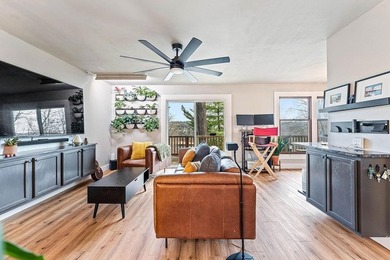 Beautifully updated Bella Vista (end unit) townhome, filled with on Bella Vista Country Club and Golf Course in Arkansas - for sale on GolfHomes.com, golf home, golf lot