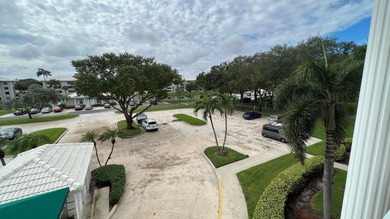 FURNISHED - Nice and Large 2/2 PLUS A DEN! 1385 SF , Spacious on The Country Club At Boca Raton in Florida - for sale on GolfHomes.com, golf home, golf lot