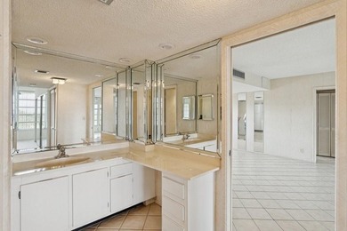 REDUCED! Located on prestigious Oaks Clubhouse Drive in Palm on Palm-Aire Country Club and Resort - The Oaks in Florida - for sale on GolfHomes.com, golf home, golf lot