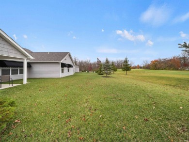 What's not to love about this 3 bedroom, 2 bathroom 1,718 sq ft on Cross Creek Golf Club in Indiana - for sale on GolfHomes.com, golf home, golf lot