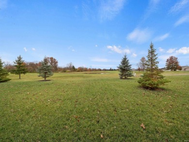 What's not to love about this 3 bedroom, 2 bathroom 1,718 sq ft on Cross Creek Golf Club in Indiana - for sale on GolfHomes.com, golf home, golf lot