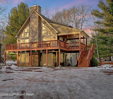 STR Opportunity! Approx 100k in revenues. Warm, inviting, and on Split Rock Resort and Country Club in Pennsylvania - for sale on GolfHomes.com, golf home, golf lot