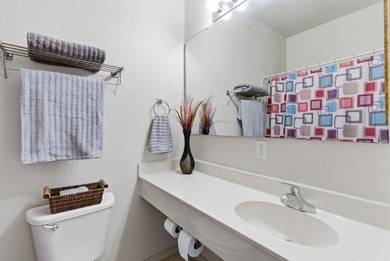 Beautiful 1 bedroom condo in the desirable Stonebridge Village! on Ledgestone Country Club and Golf Course in Missouri - for sale on GolfHomes.com, golf home, golf lot