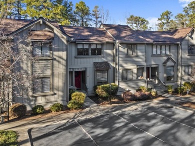 Welcome to 204 Safe Harbor Circ., a 4 bedroom, 3 bathroom on Keowee Key Golf and Country Club in South Carolina - for sale on GolfHomes.com, golf home, golf lot