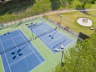 Beautiful 1 bedroom condo in the desirable Stonebridge Village! on Ledgestone Country Club and Golf Course in Missouri - for sale on GolfHomes.com, golf home, golf lot