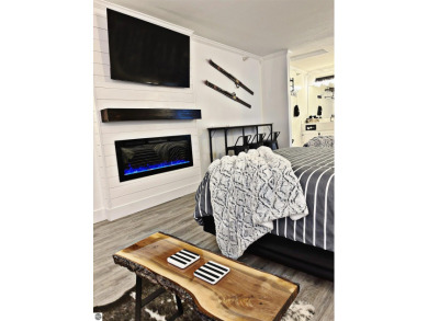 Recently renovated studio condo right in the heart of Shanty on Shanty Creek Golf Course in Michigan - for sale on GolfHomes.com, golf home, golf lot