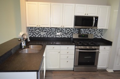 Ranch townhome with bright exposure and many newer upgrades on The Links at Carillon in Illinois - for sale on GolfHomes.com, golf home, golf lot