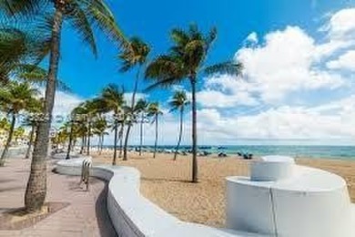 Beautifull 2-bed, 2-bath condo with 1,385 SF of spacious living on Pine Island Ridge Country Club in Florida - for sale on GolfHomes.com, golf home, golf lot