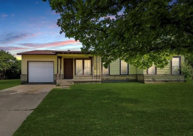 This charming single-story home offers 3 bedrooms, 1.5 bathrooms on Diamond Oaks Golf and Country Club in Texas - for sale on GolfHomes.com, golf home, golf lot