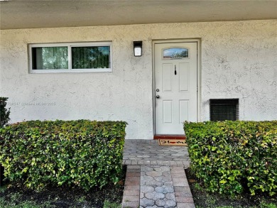 Beautiful first-floor unit featuring 1 bedroom and 1.5 bathrooms on Hollybrook Golf and Tennis Club  in Florida - for sale on GolfHomes.com, golf home, golf lot