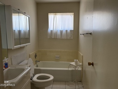 Charming 2 bedroom, 1.75 bath home with 1,514 sq ft in Sun on Sun City South Golf Course in Arizona - for sale on GolfHomes.com, golf home, golf lot
