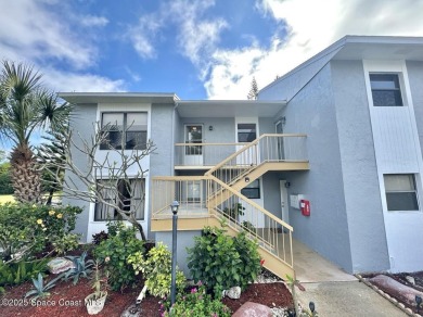 END UNIT | 2nd Floor/Golf Course View | 2 Bedroom 2 Bath with on Mallards Landing Golf Course in Florida - for sale on GolfHomes.com, golf home, golf lot