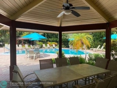 REDUCED TO SELL! MOTIVATED SELLER. Spacious 1500 feet, 3 on Palm-Aire Country Club and Resort - Palms in Florida - for sale on GolfHomes.com, golf home, golf lot