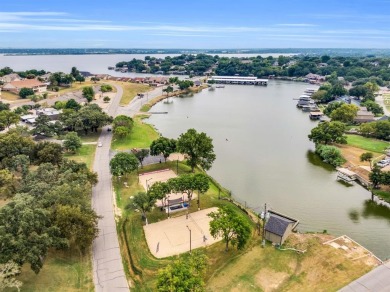 Well-maintained home located in the gated golf course community on De Cordova Bend Country Club in Texas - for sale on GolfHomes.com, golf home, golf lot
