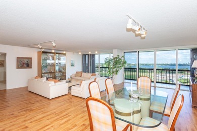 Enjoy the magnificent views of this 15th floor spacious 3 on  in Florida - for sale on GolfHomes.com, golf home, golf lot