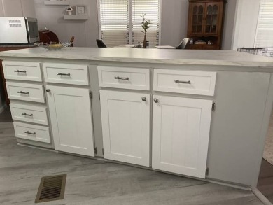 This meticulously maintained 2-bedroom, 2-bathroom home is being on Vista Plantation Golf Club in Florida - for sale on GolfHomes.com, golf home, golf lot