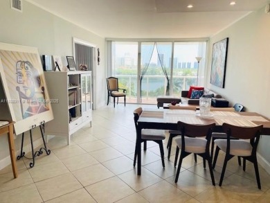 Bright and spacious 2b/2b condo has a split floor plan and on Turnberry Isle Resort and Club in Florida - for sale on GolfHomes.com, golf home, golf lot