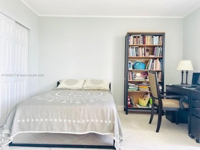 Bright and spacious 2b/2b condo has a split floor plan and on Turnberry Isle Resort and Club in Florida - for sale on GolfHomes.com, golf home, golf lot