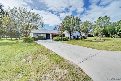 Welcome to this lovely, bright and updated 3 bedroom 2 bath 2 on Citrus Hills Golf Club in Florida - for sale on GolfHomes.com, golf home, golf lot