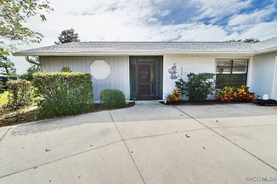 Welcome to this lovely, bright and updated 3 bedroom 2 bath 2 on Citrus Hills Golf Club in Florida - for sale on GolfHomes.com, golf home, golf lot