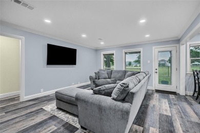 Discover your dream home on the #1 hole of Lake Kiowa's premier on Lake Kiowa Golf Course in Texas - for sale on GolfHomes.com, golf home, golf lot