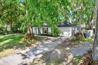 Sellers are offering $10K in Closing Costs Assistance for your on Plantation Palms Golf Club in Florida - for sale on GolfHomes.com, golf home, golf lot