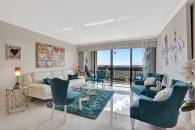 PENTHOUSE WITH VIEW GOLF AND CITY IN A PRIVATE GOLF COMMUNITY on The President Country Club in Florida - for sale on GolfHomes.com, golf home, golf lot