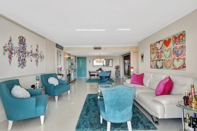 PENTHOUSE WITH VIEW GOLF AND CITY IN A PRIVATE GOLF COMMUNITY on The President Country Club in Florida - for sale on GolfHomes.com, golf home, golf lot