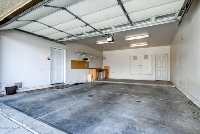 Gorgeous modern townhouse in Prescott Country Club. Move in on Prescott Golf and Country Club in Arizona - for sale on GolfHomes.com, golf home, golf lot