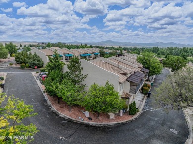 Gorgeous modern townhouse in Prescott Country Club. Move in on Prescott Golf and Country Club in Arizona - for sale on GolfHomes.com, golf home, golf lot