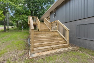 So much space!! Check out this home in Diamond City. Just on Diamond Hills Country Club in Arkansas - for sale on GolfHomes.com, golf home, golf lot