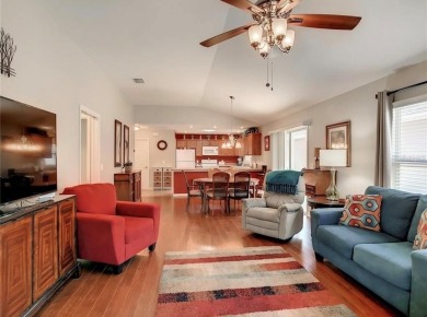 Immaculate 2 bedroom, 2 bath STUCCO BUNGALOW VILLA in Bartow on Pennbrooke Fairways in Florida - for sale on GolfHomes.com, golf home, golf lot