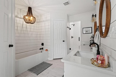 GOLF-COURSE LIVING NEAR LAKE TEXOMA.

Welcome to this on Tanglewood Resort in Texas - for sale on GolfHomes.com, golf home, golf lot