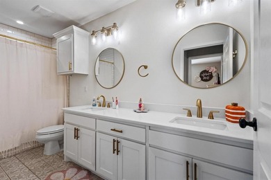 GOLF-COURSE LIVING NEAR LAKE TEXOMA.

Welcome to this on Tanglewood Resort in Texas - for sale on GolfHomes.com, golf home, golf lot