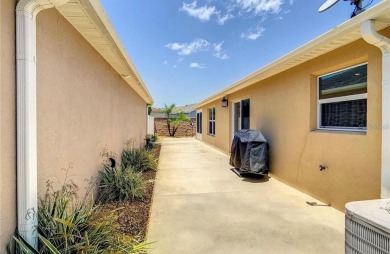 Immaculate 2 bedroom, 2 bath STUCCO BUNGALOW VILLA in Bartow on Pennbrooke Fairways in Florida - for sale on GolfHomes.com, golf home, golf lot