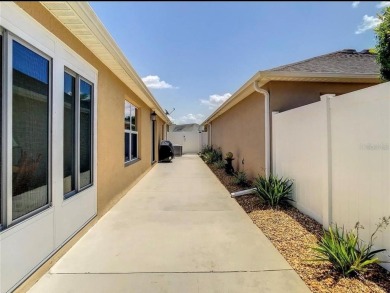 Immaculate 2 bedroom, 2 bath STUCCO BUNGALOW VILLA in Bartow on Pennbrooke Fairways in Florida - for sale on GolfHomes.com, golf home, golf lot