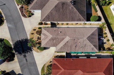 Immaculate 2 bedroom, 2 bath STUCCO BUNGALOW VILLA in Bartow on Pennbrooke Fairways in Florida - for sale on GolfHomes.com, golf home, golf lot