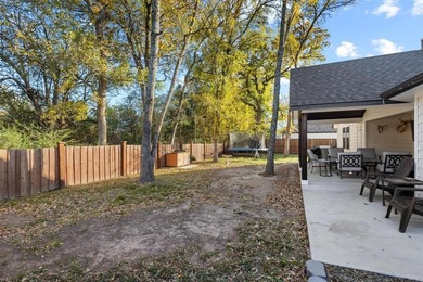 GOLF-COURSE LIVING NEAR LAKE TEXOMA.

Welcome to this on Tanglewood Resort in Texas - for sale on GolfHomes.com, golf home, golf lot