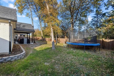 GOLF-COURSE LIVING NEAR LAKE TEXOMA.

Welcome to this on Tanglewood Resort in Texas - for sale on GolfHomes.com, golf home, golf lot