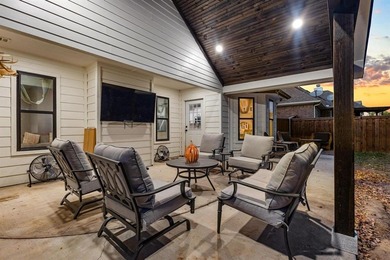 GOLF-COURSE LIVING NEAR LAKE TEXOMA.

Welcome to this on Tanglewood Resort in Texas - for sale on GolfHomes.com, golf home, golf lot