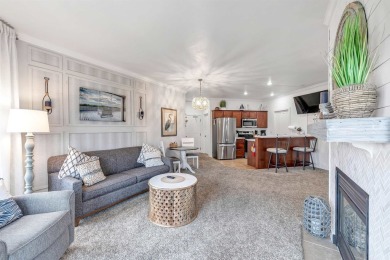 Gorgeous 2 Bed/2 Bath condo with use options galore! Perfect for on Horseshoe Bay Golf Club in Wisconsin - for sale on GolfHomes.com, golf home, golf lot