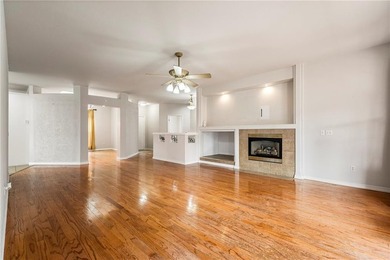 Located in one of Bella Vista's most sought after outdoor on Bella Vista - Metfield Golf Complex and Country Club in Arkansas - for sale on GolfHomes.com, golf home, golf lot