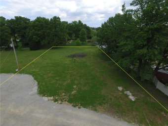 Lot 6 of The Fairway Estates in Okawville. Beautiful building on Roland Barkau Memorial Golf Course in Illinois - for sale on GolfHomes.com, golf home, golf lot