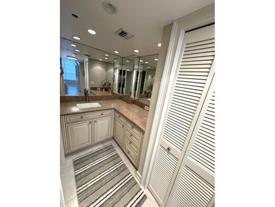 Move-in ready and beautifully maintained 3BR/2.5BA condo in on Palm-Aire Country Club and Resort - The Oaks in Florida - for sale on GolfHomes.com, golf home, golf lot