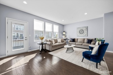 Welcome to this beautifully upgraded 3-bedroom, 3-story townhome on Seven Bridges Golf Club in Illinois - for sale on GolfHomes.com, golf home, golf lot