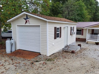 Gorgeous seasonal lake views and a 10ft easement for access to on River Ridge Golf Club in Virginia - for sale on GolfHomes.com, golf home, golf lot