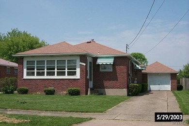 Full Brick Ranch near Hyde Park Golf Course, 3 bedrooms on Hyde Park Municipal Golf Course - Hyde Park 1 in New York - for sale on GolfHomes.com, golf home, golf lot