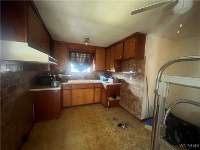 Full Brick Ranch near Hyde Park Golf Course, 3 bedrooms on Hyde Park Municipal Golf Course - Hyde Park 1 in New York - for sale on GolfHomes.com, golf home, golf lot