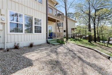 Affordable, end unit townhome! 3 bedrooms, plus a flex room.  2 on Bella Vista Country Club and Golf Course in Arkansas - for sale on GolfHomes.com, golf home, golf lot